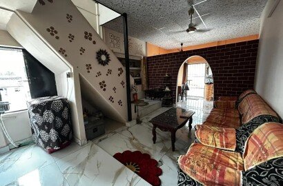 3bk flat with 2 bathroom plus a road side balcony for sale at prime location