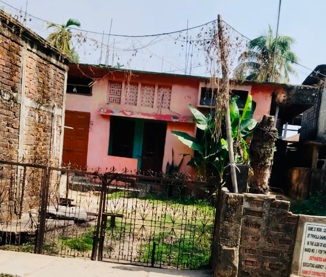 Plot with one storey RCC buildning, with three-storey foundation