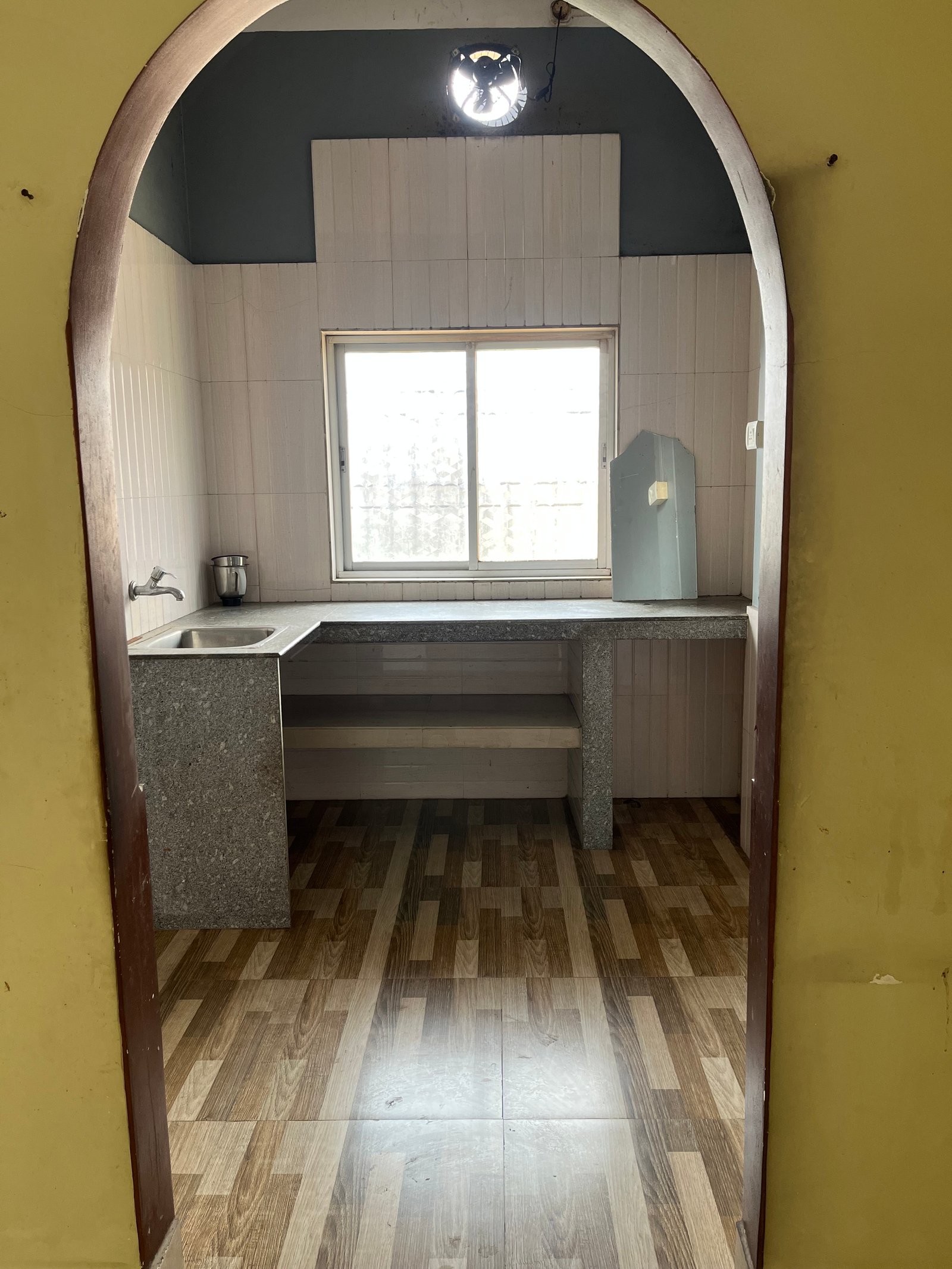 2bhk Room for rent in Rangirkhari point Sriram sarani