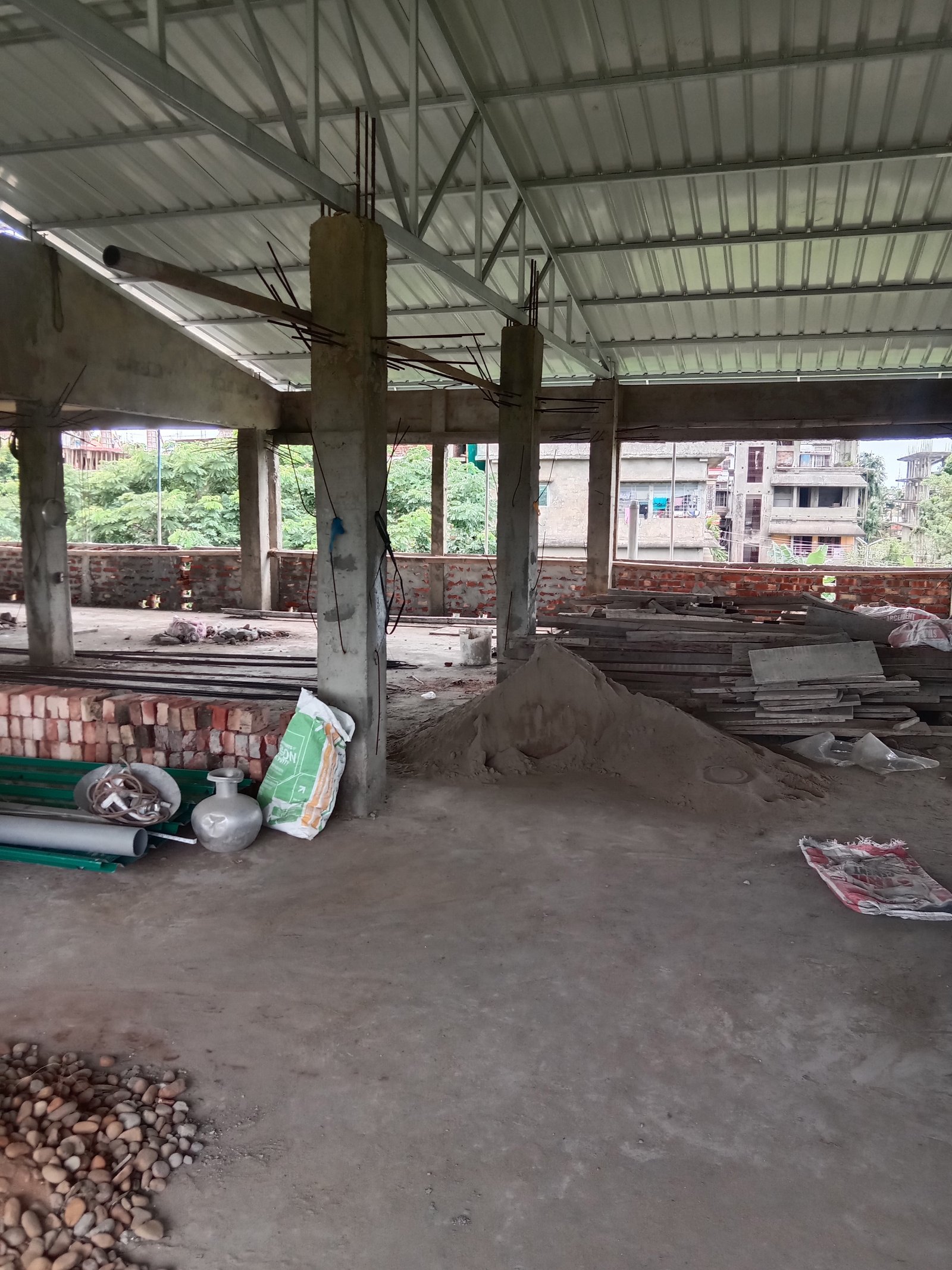 3000 Sq feet space for rent. Good for business or office purpose.(Price Negotiable)