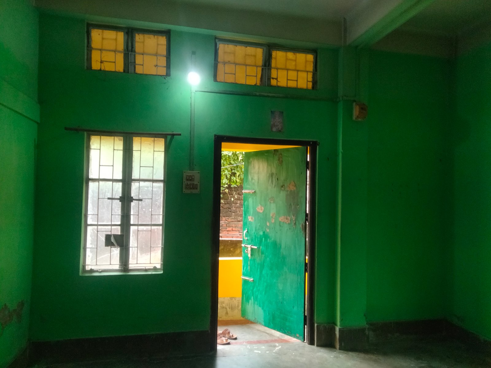 Rent at Rangirkhari at 4500 per month , phone number 7002341419