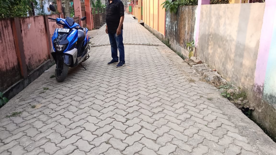 4 katha land with Rcc Building Complete in 2nd Link road, Silchar for sale as genuine customers needed
