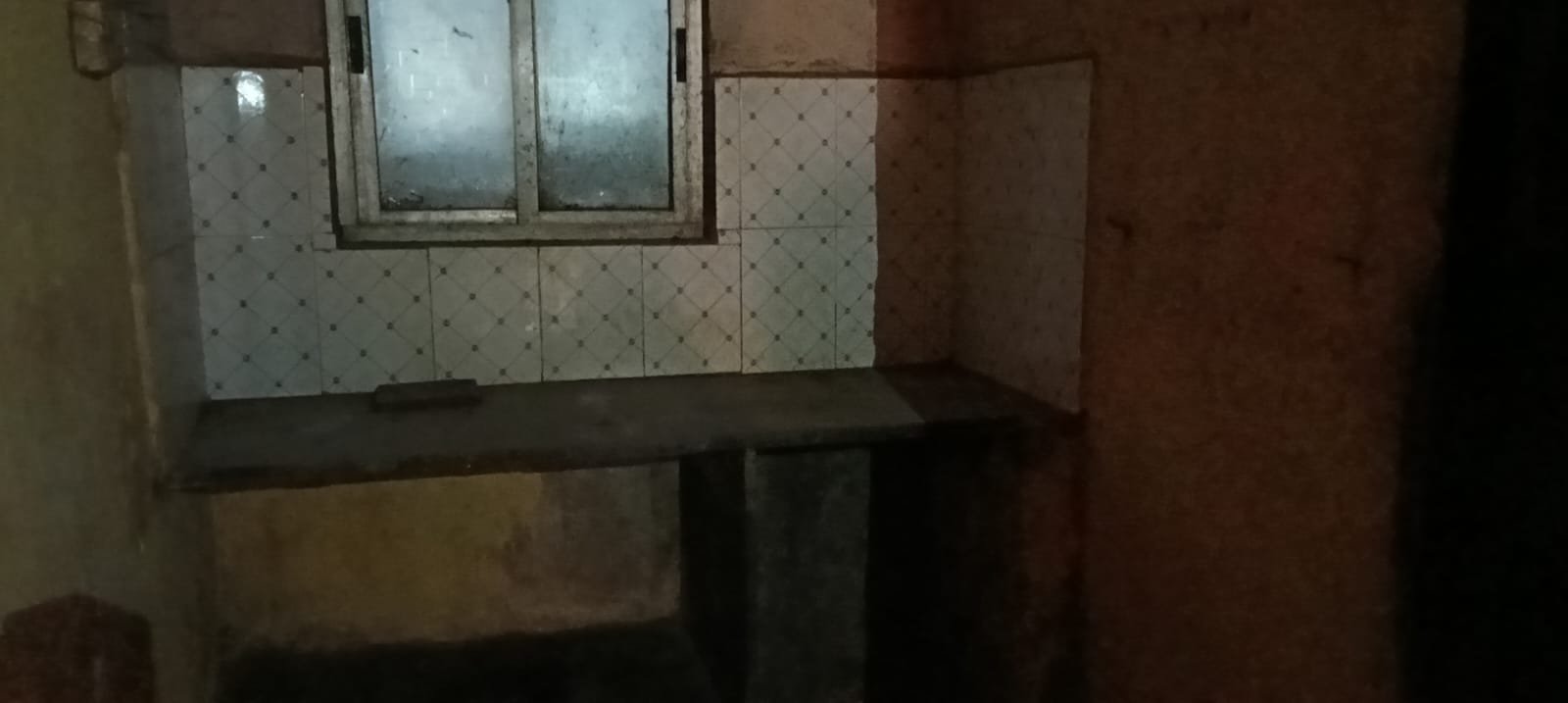 Affordable Chawl House for Sale in Renj office  – ₹4,00,000