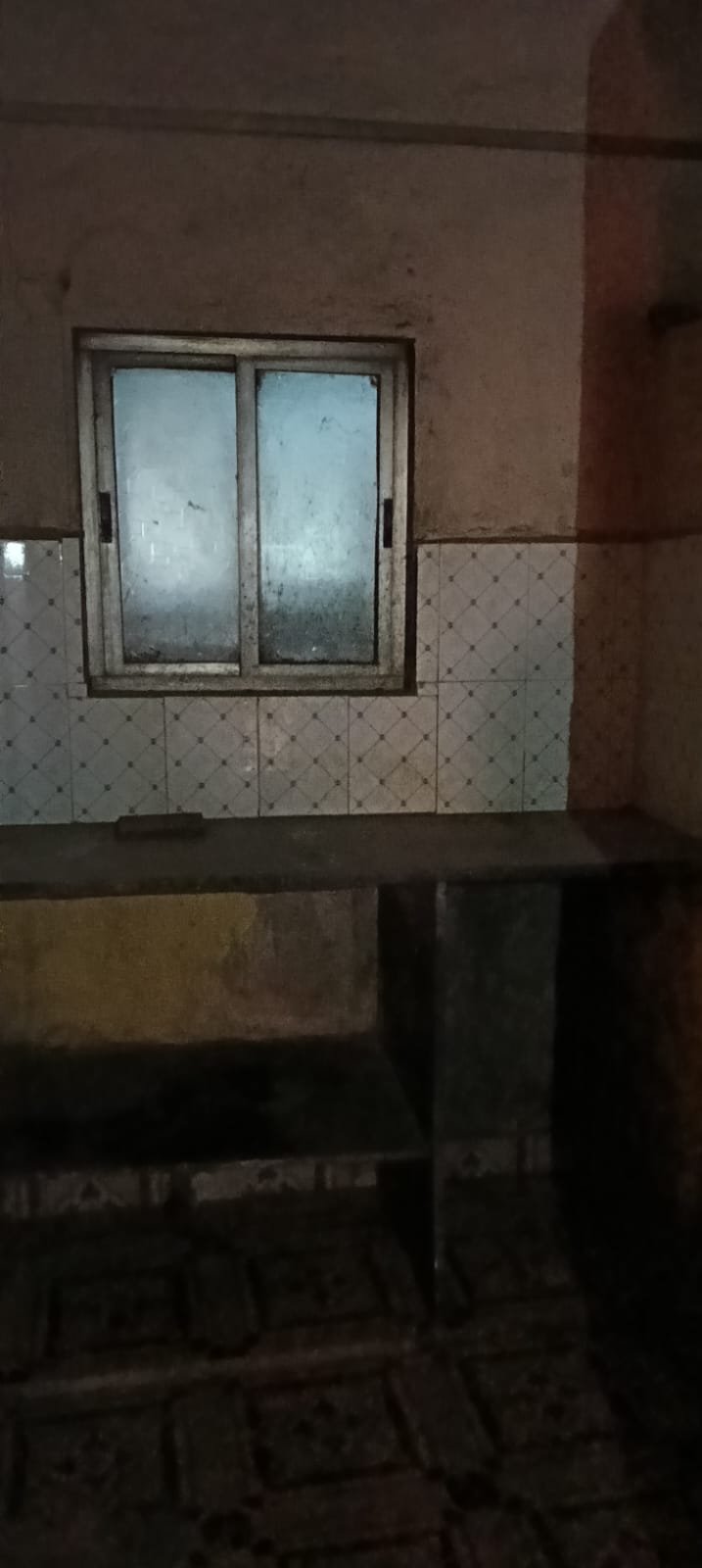 Affordable Chawl House for Sale in Renj office  – ₹4,00,000